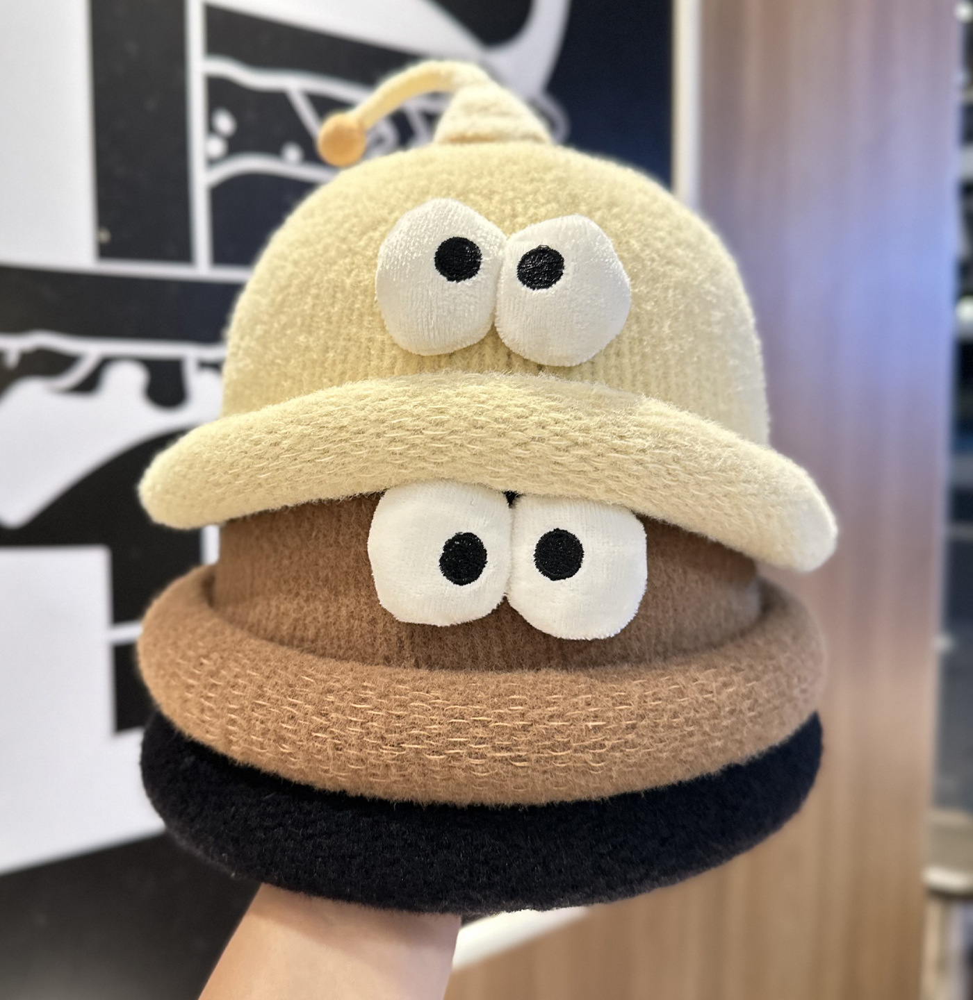 Playful Big-Eyed Garlic Knitte – Beanie Cuffed Knit recenzja i cena