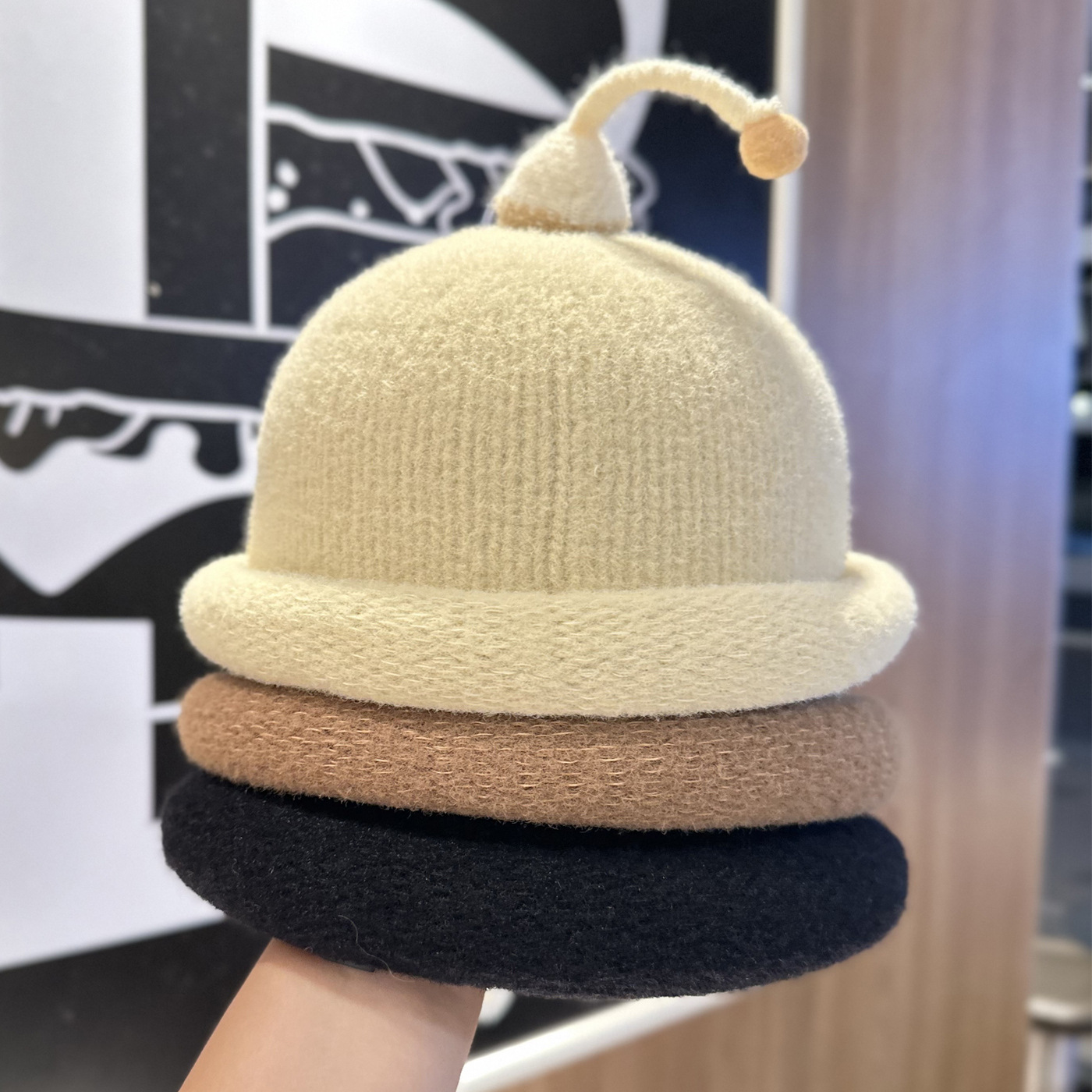 Playful Big-Eyed Garlic Knitte – Beanie Cuffed Knit recenzja i cena